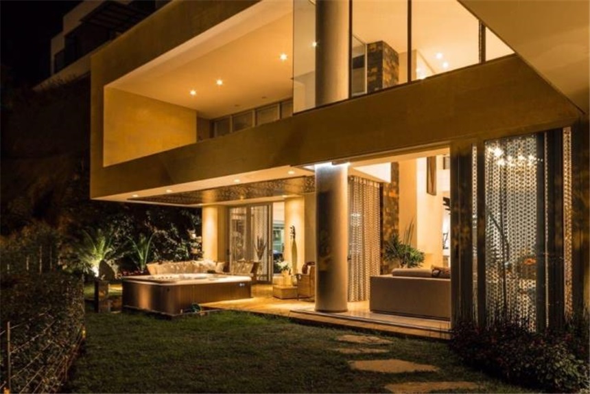 Casa de 4 alcobas en venta en La Calera, Medellín, 738 m² · foto 3 de 18