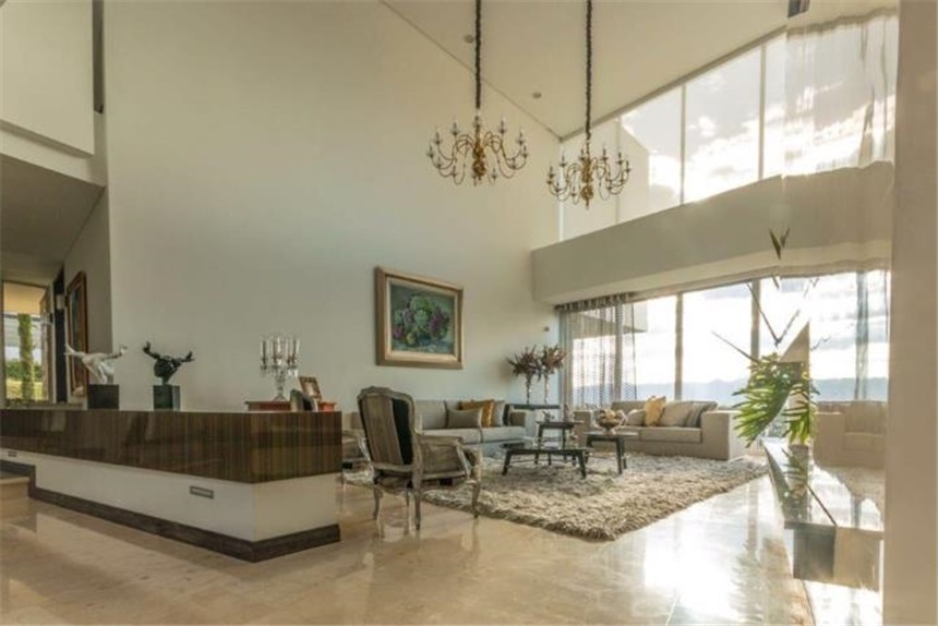 Casa de 4 alcobas en venta en La Calera, Medellín, 738 m² · foto 9 de 18