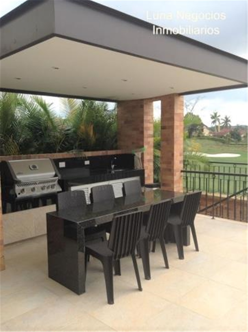 Casa de 5 alcobas en venta en Ruitoque Alto, Floridablanca, 630 m² · foto 11 de 24