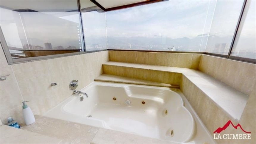 Apartamento de 3 alcobas en venta en El Poblado, Medellín, 360 m² · foto 18 de 24