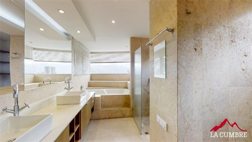 Apartamento de 4 alcobas en arriendo en El Poblado, Medellín, 450 m² · foto 12 de 20