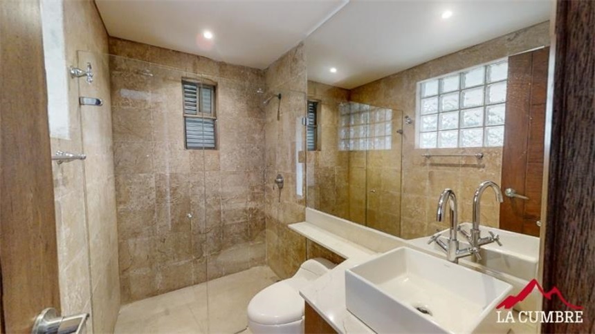 Apartamento de 4 alcobas en arriendo en El Poblado, Medellín, 450 m² · foto 10 de 20