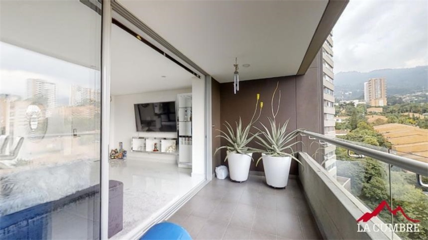 Apartamento en venta en La Inmaculada, Envigado · foto 3 de 21