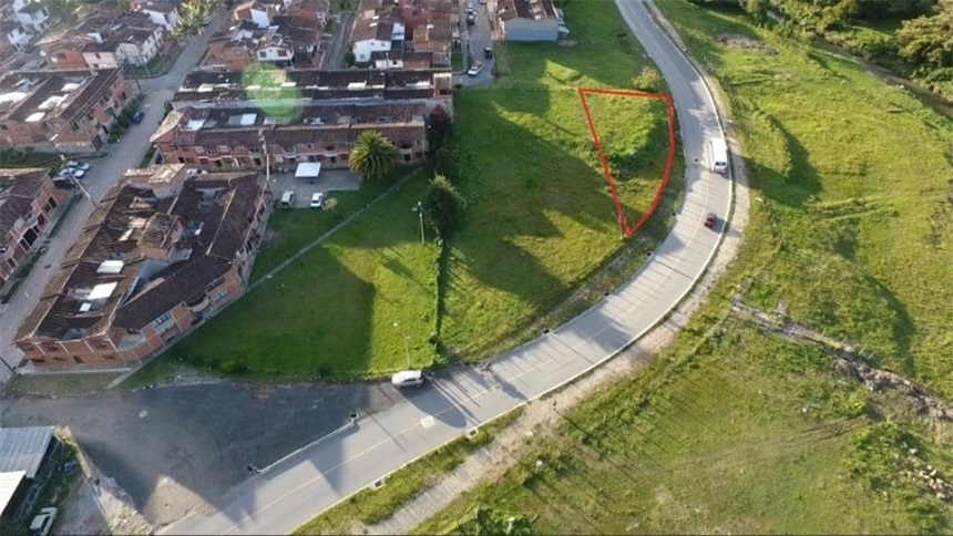 Lote en venta en El Carmen De Viboral, El Carmen de Viboral, 2390 m² · foto 4 de 11