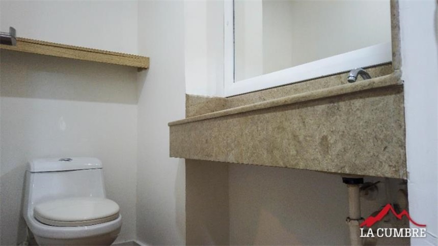 Casa de 4 alcobas en venta en Loma El Atravesado, Envigado, 198 m² · foto 10 de 23