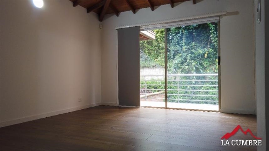 Casa de 4 alcobas en venta en Loma El Atravesado, Envigado, 198 m² · foto 20 de 23