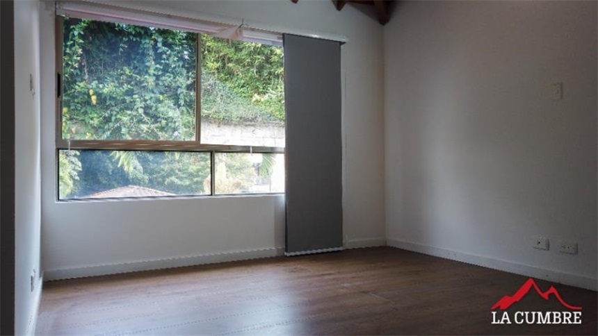 Casa de 4 alcobas en venta en Loma El Atravesado, Envigado, 198 m² · foto 18 de 23