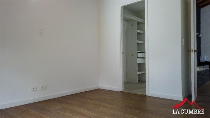 Casa de 4 alcobas en venta en Loma El Atravesado, Envigado, 198 m² · foto 19 de 23
