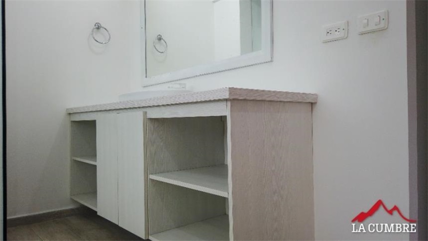 Casa de 4 alcobas en venta en Loma El Atravesado, Envigado, 198 m² · foto 22 de 23