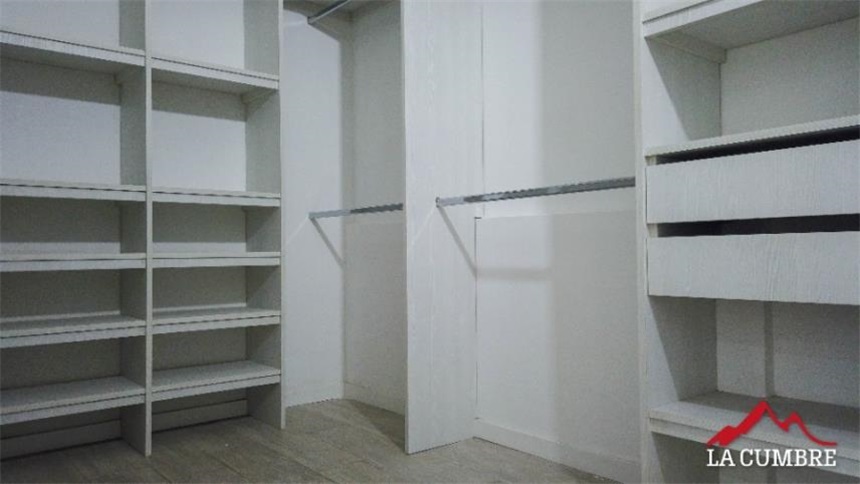Casa de 4 alcobas en venta en Loma El Atravesado, Envigado, 198 m² · foto 23 de 23