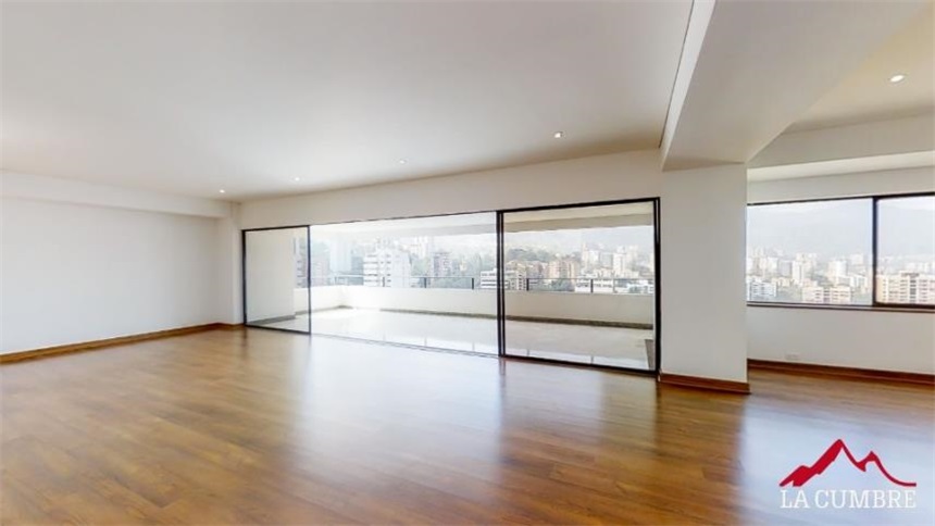 Apartamento de 3 alcobas en arriendo en Lalinde, Medellín, 431 m² · foto 7 de 24