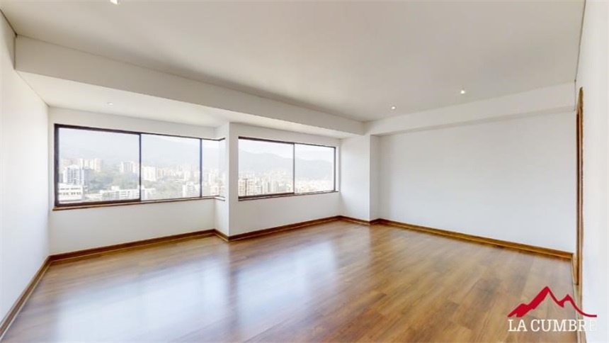 Apartamento de 3 alcobas en arriendo en Lalinde, Medellín, 431 m² · foto 8 de 24