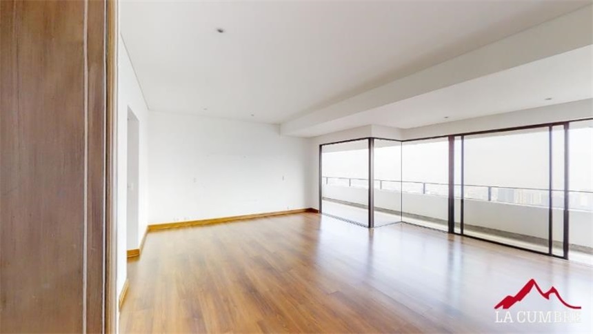 Apartamento de 3 alcobas en arriendo en Lalinde, Medellín, 431 m² · foto 18 de 24