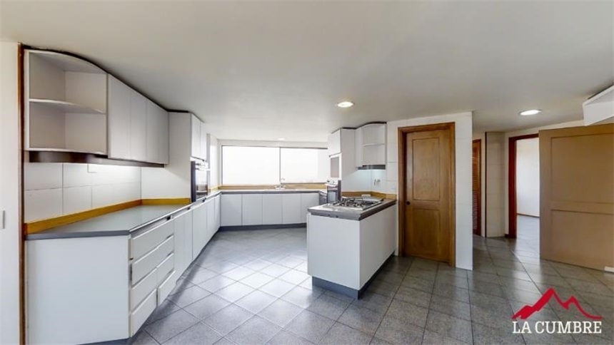 Apartamento de 3 alcobas en arriendo en Lalinde, Medellín, 431 m² · foto 9 de 24