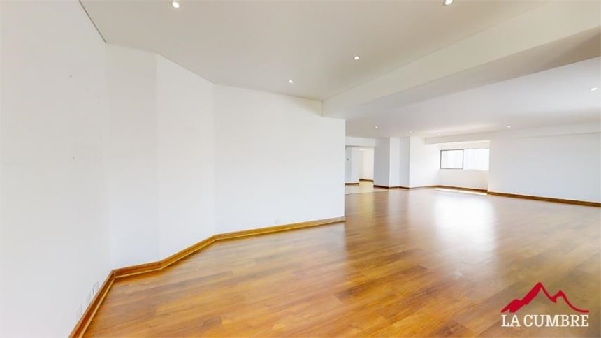 Apartamento de 3 alcobas en arriendo en Lalinde, Medellín, 431 m² · foto 5 de 24