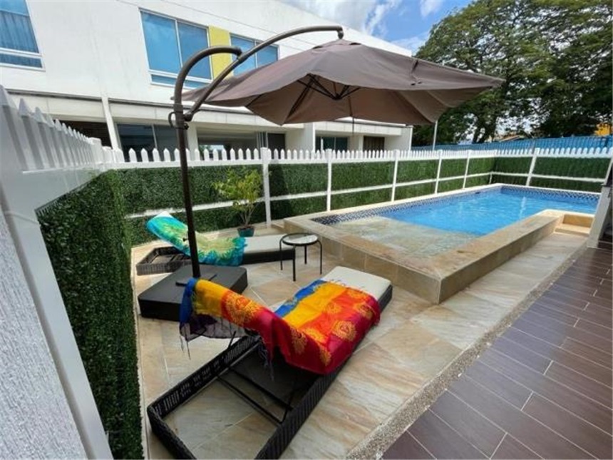 Casa de 3 alcobas en venta en Girardot, Ricaurte, 90 m² · foto 2 de 18