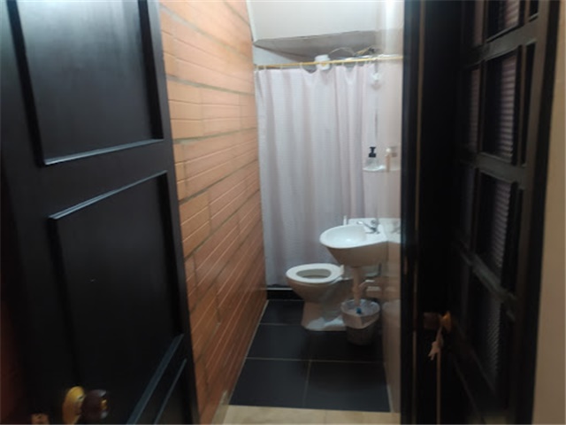 Casa de 8 alcobas en venta en Chapinero Sur Occidental, Bogotá, 280 m² · foto 15 de 18