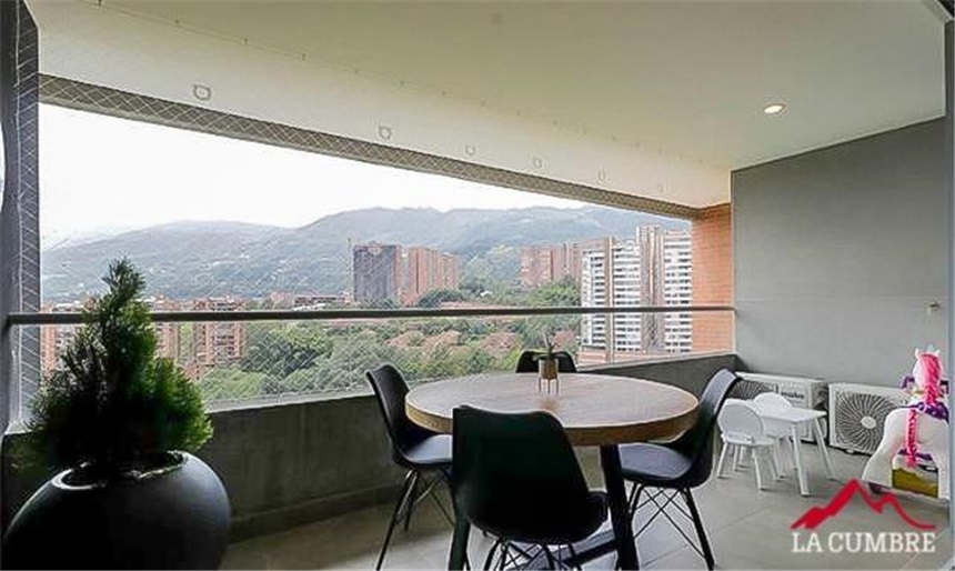 Apartamento en venta en Loma De Las Brujas, Envigado · foto 3 de 10