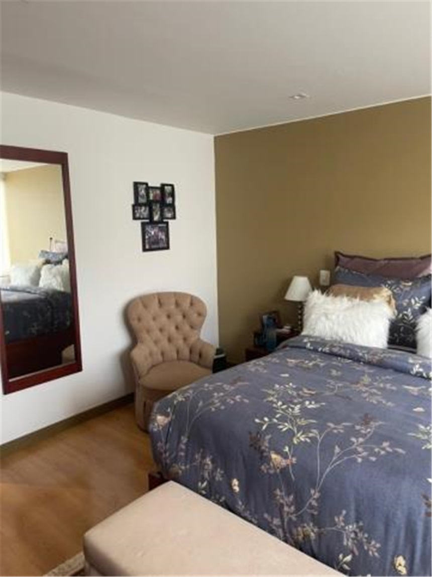 Apartamento de 2 alcobas en venta en Santa Barbara, Bogotá, 137 m² · foto 13 de 17
