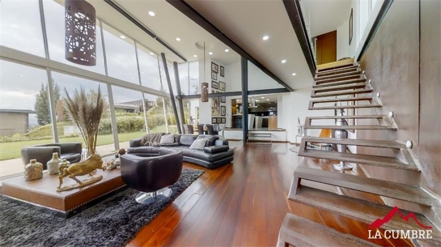 Casa de 4 alcobas en venta en Las Lomas, Medellín, 436 m² · foto 2 de 24