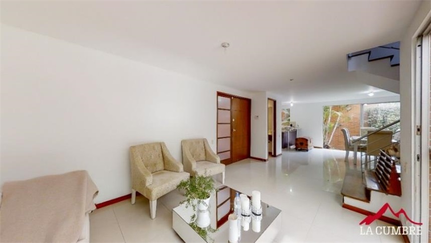 Casa de 4 alcobas en venta en Loma Del Chocho, Envigado, 198 m² · foto 4 de 17