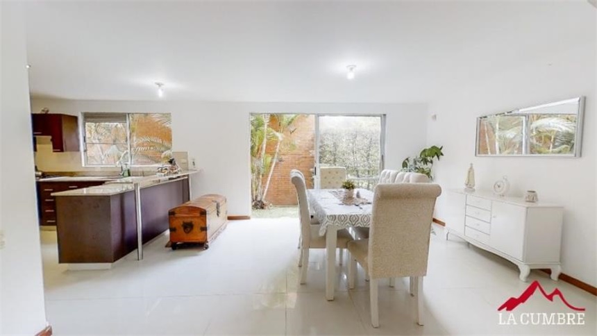 Casa de 4 alcobas en venta en Loma Del Chocho, Envigado, 198 m² · foto 5 de 17