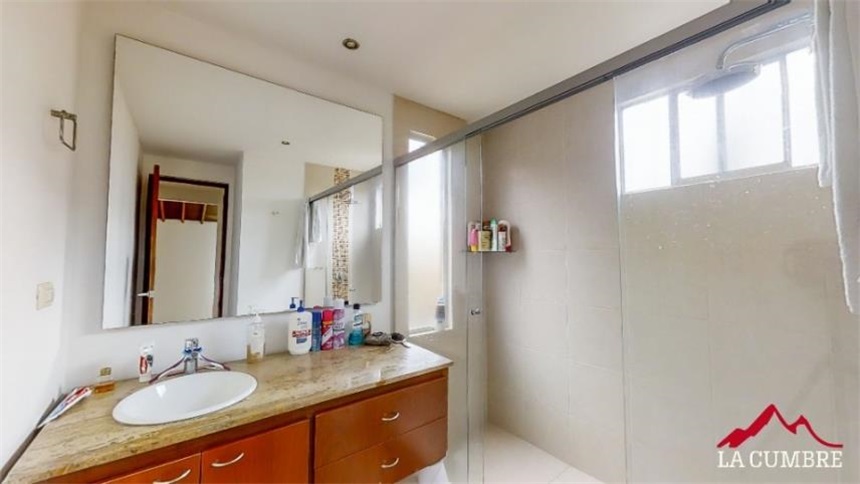 Casa de 4 alcobas en venta en Loma Del Chocho, Envigado, 198 m² · foto 14 de 17
