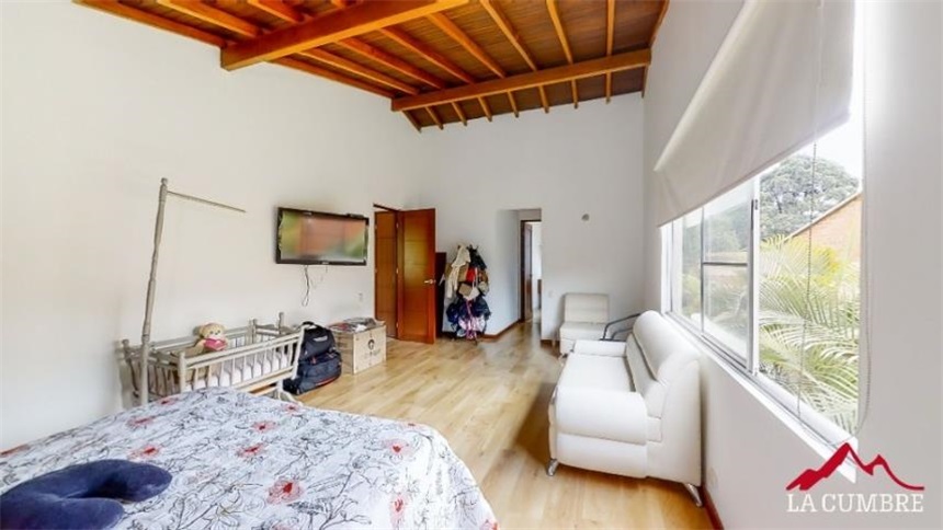 Casa de 4 alcobas en venta en Loma Del Chocho, Envigado, 198 m² · foto 13 de 17