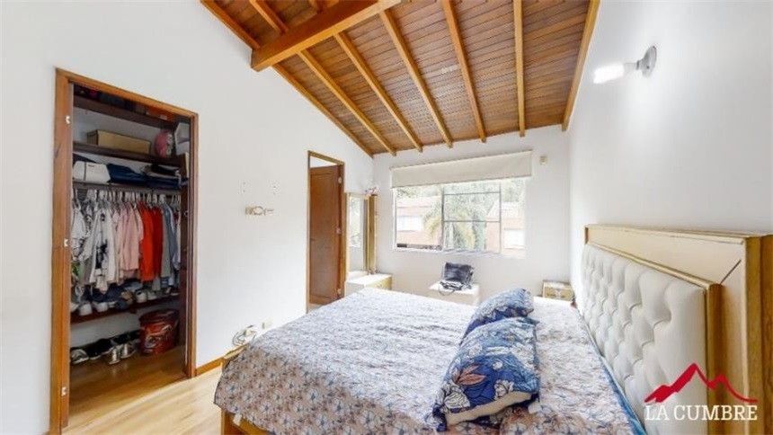 Casa de 4 alcobas en venta en Loma Del Chocho, Envigado, 198 m² · foto 16 de 17