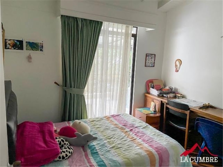 Casa de 4 alcobas en venta en El Poblado, Medellín, 246 m² · foto 11 de 13
