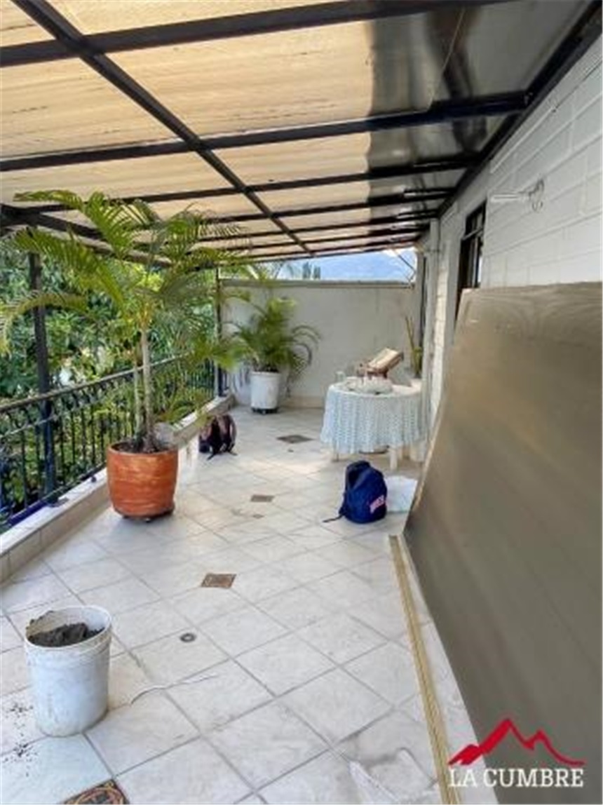 Casa de 4 alcobas en venta en El Poblado, Medellín, 246 m² · foto 6 de 13