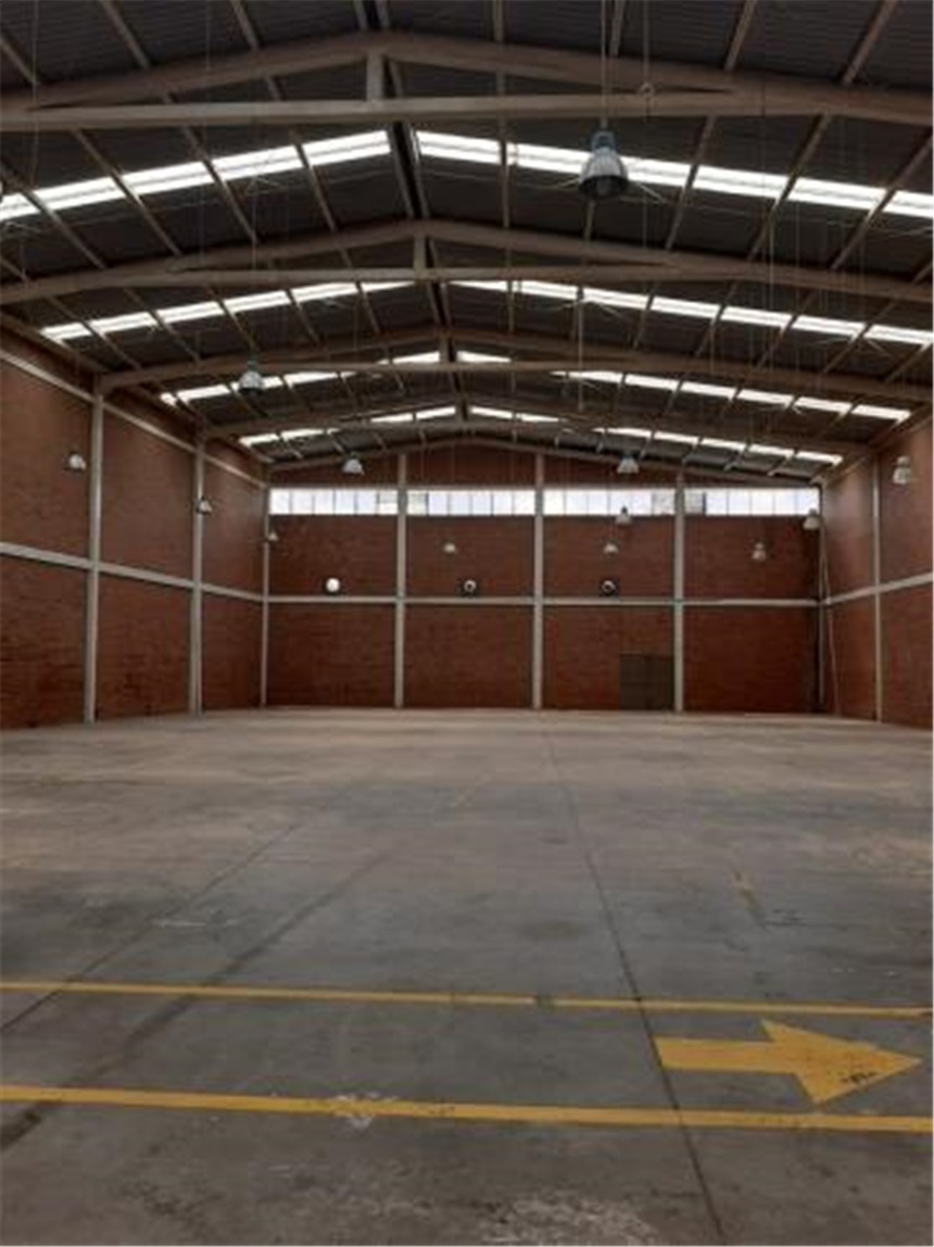 Bodega en Arriendo - Más