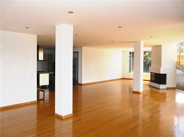 Casa de 3 alcobas en venta en Yerbabuena, Chía, 507 m² · foto 2 de 15