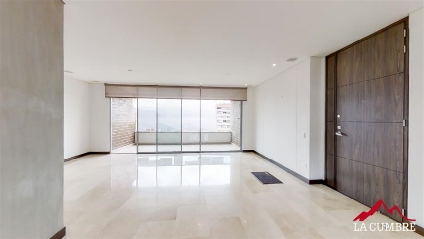 Apartamento en arriendo en El Poblado, Medellín · foto 3 de 17