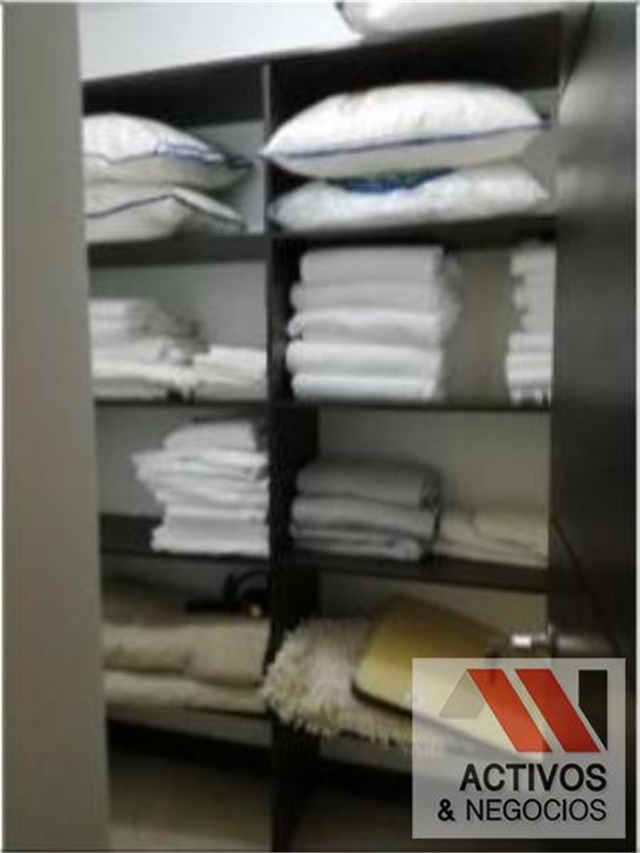 Apartamento de 3 alcobas en venta en Vegas Del Poblado, Medellín, 242 m² · foto 8 de 24