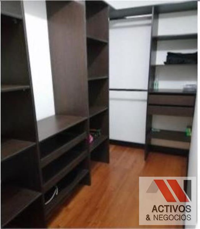 Apartamento de 3 alcobas en venta en Vegas Del Poblado, Medellín, 242 m² · foto 9 de 24