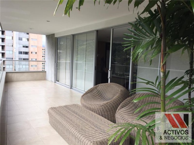 Apartamento de 3 alcobas en venta en Vegas Del Poblado, Medellín, 242 m² · foto 13 de 24