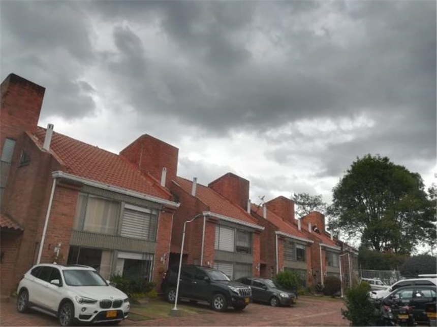 Casa en venta en Engativá, Bogotá · foto 3 de 21
