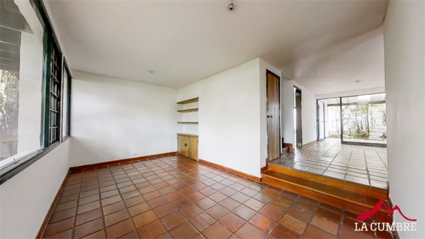 Casa de 3 alcobas en venta en Zuñiga, Envigado, 215 m² · foto 2 de 16