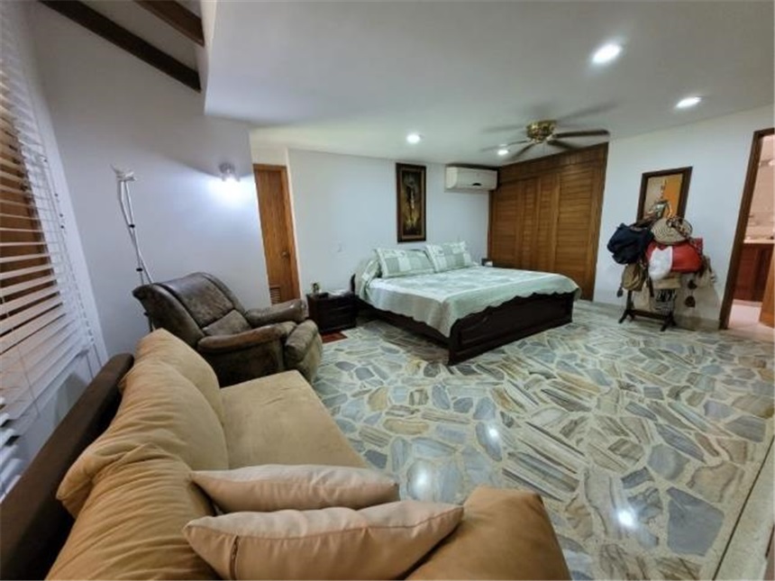Casa de 5 alcobas en venta en Pance Alto, Cali, 262 m² · foto 16 de 24
