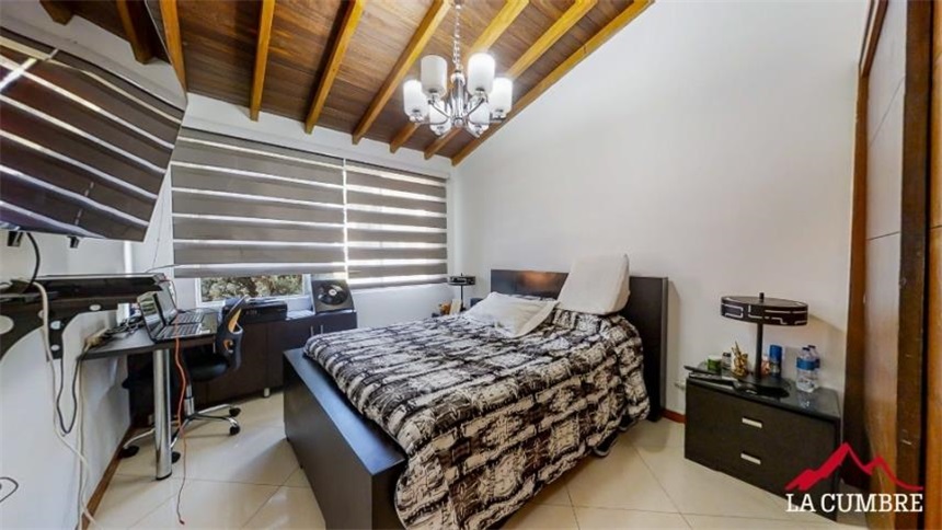 Casa de 4 alcobas en venta en El Poblado, Medellín, 249 m² · foto 20 de 22