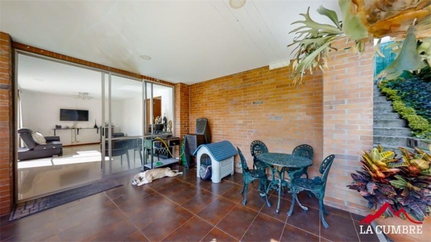 Casa de 4 alcobas en venta en El Poblado, Medellín, 249 m² · foto 10 de 22