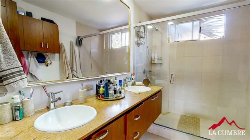 Casa de 4 alcobas en venta en El Poblado, Medellín, 249 m² · foto 13 de 22
