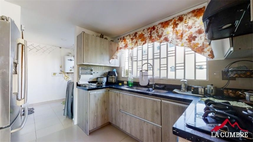 Casa de 4 alcobas en venta en El Poblado, Medellín, 249 m² · foto 8 de 22