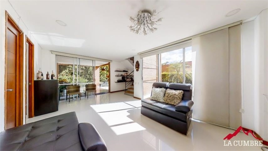 Casa de 4 alcobas en venta en El Poblado, Medellín, 249 m² · foto 3 de 22
