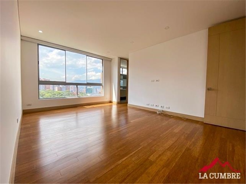 Apartamento de 3 alcobas en arriendo en Lalinde, Medellín, 280 m² · foto 13 de 16
