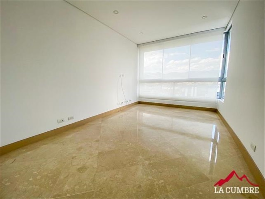 Apartamento de 3 alcobas en arriendo en Lalinde, Medellín, 280 m² · foto 2 de 16