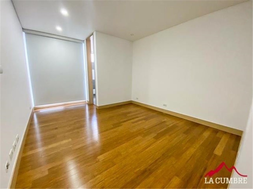 Apartamento de 3 alcobas en arriendo en Lalinde, Medellín, 280 m² · foto 12 de 16