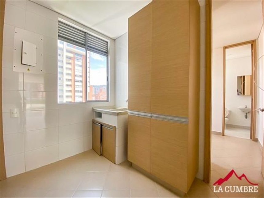 Apartamento de 3 alcobas en arriendo en Lalinde, Medellín, 280 m² · foto 15 de 16