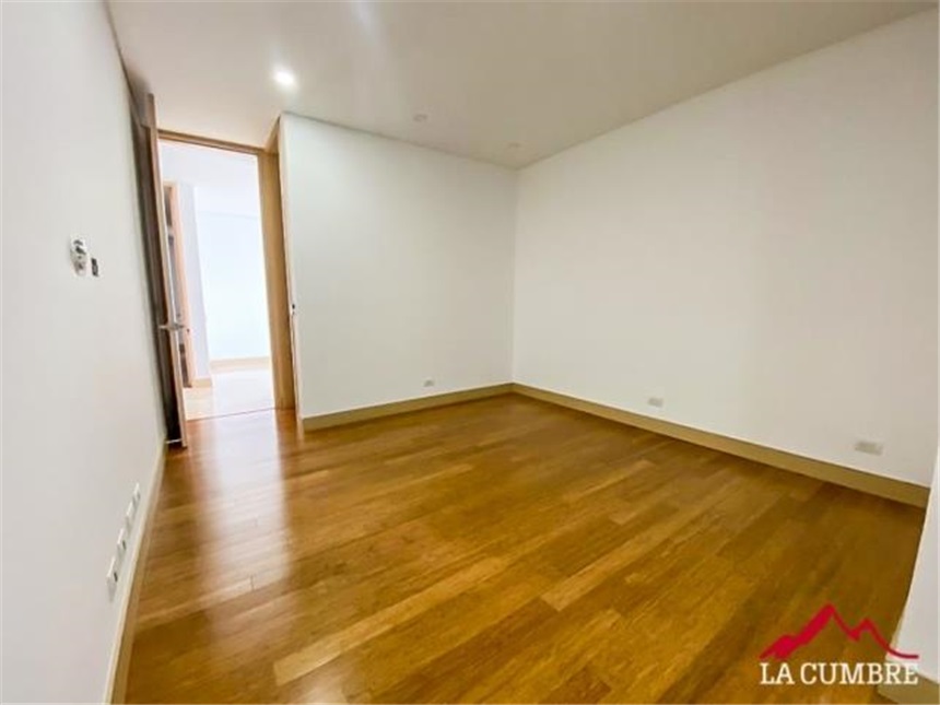 Apartamento de 3 alcobas en arriendo en Lalinde, Medellín, 280 m² · foto 6 de 16